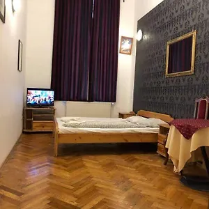  Apartament 4 2. Węgry